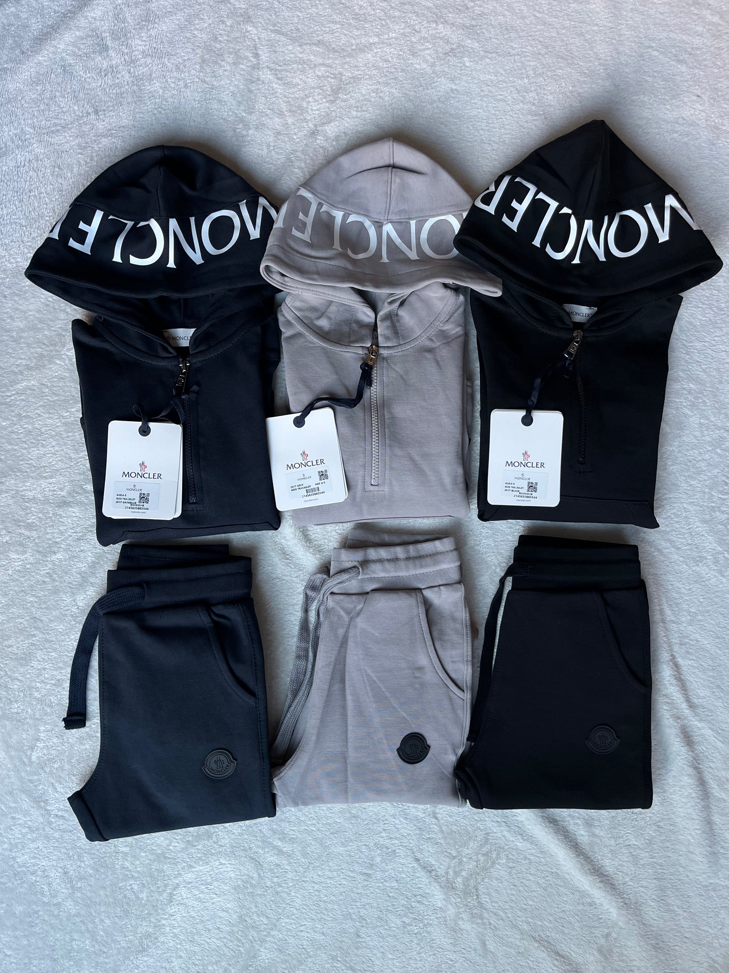 Moncler trainingspak grijs