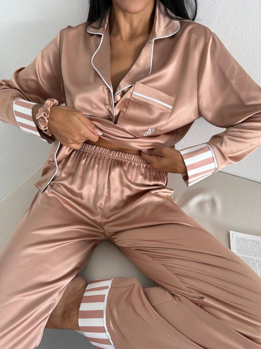 VICTORIA'S SECRET
Geglazuurd satijnen pyjama