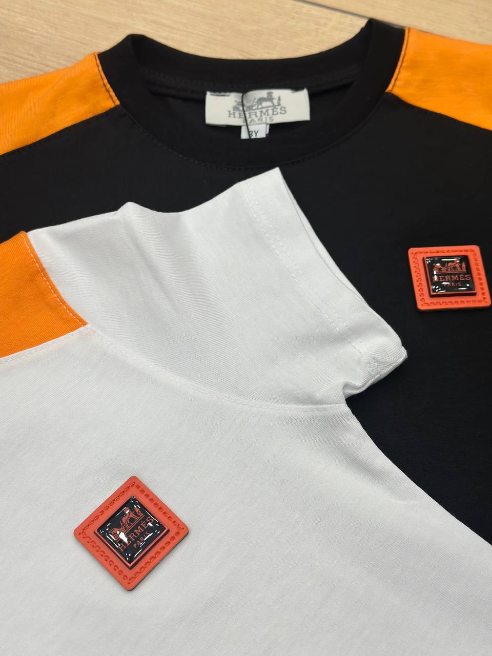 Hermes t-shirt zwart / oranje schouder