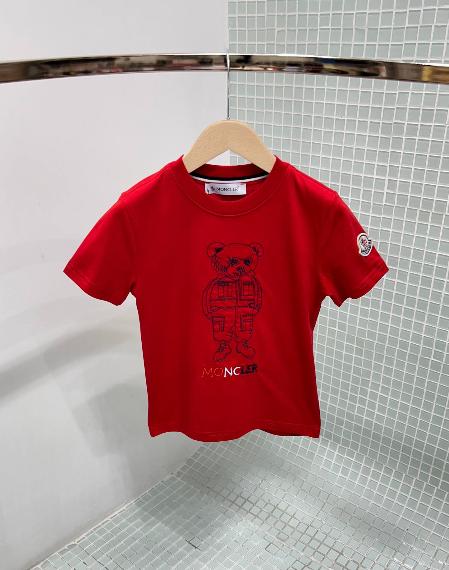 Moncler t-shirt rood beertje