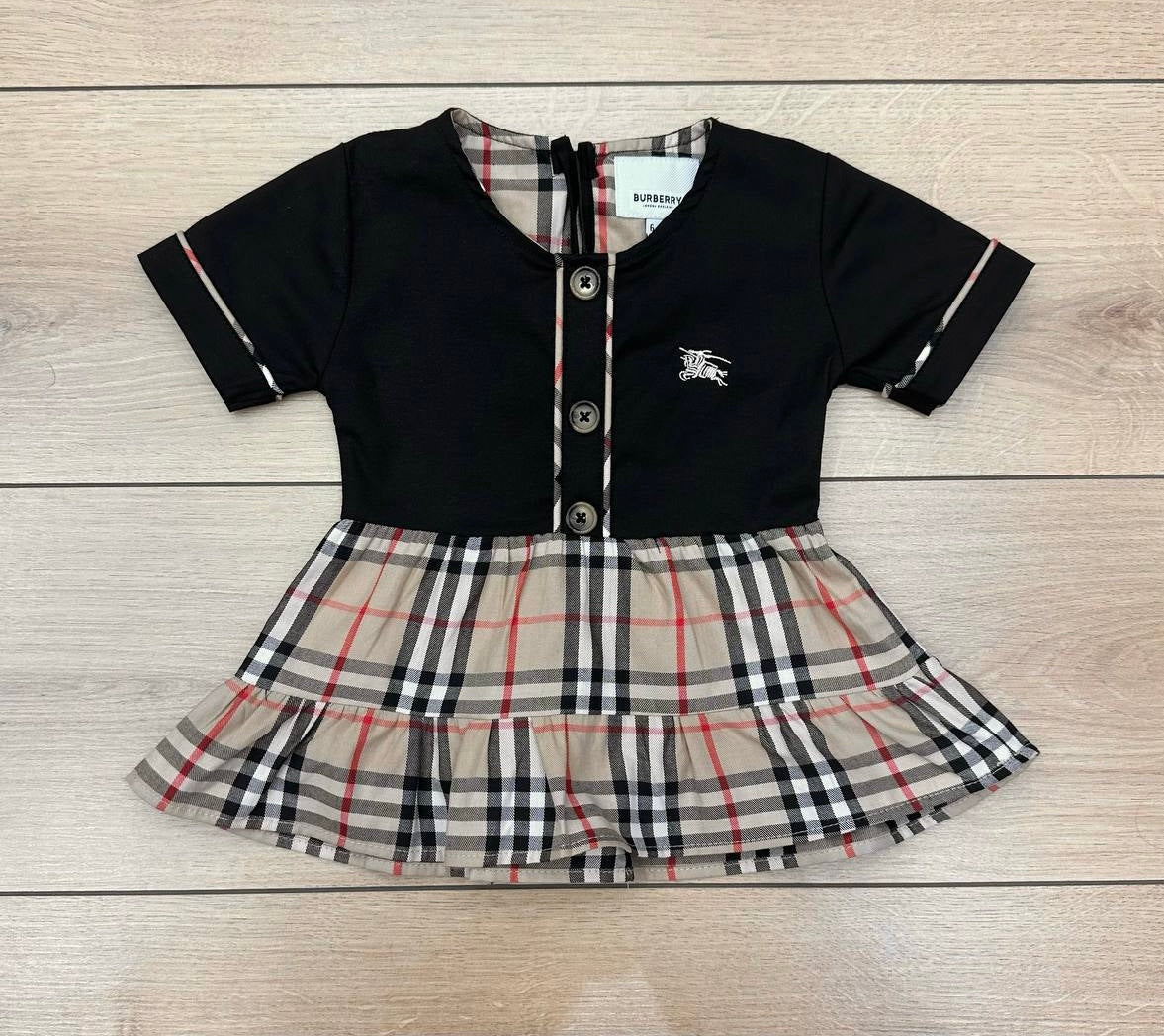 Burberry jurkje zwart knoopjes