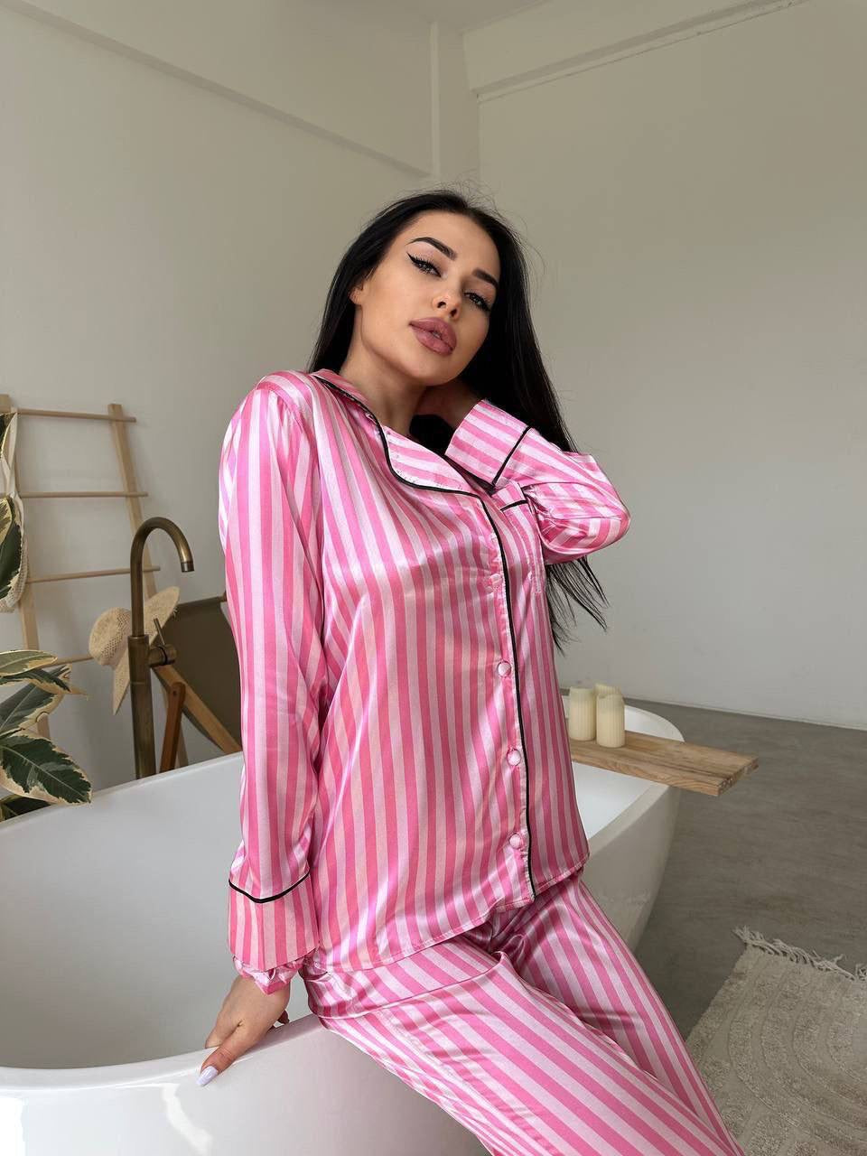 VICTORIA'S SECRET
Geglazuurd satijnen pyjama