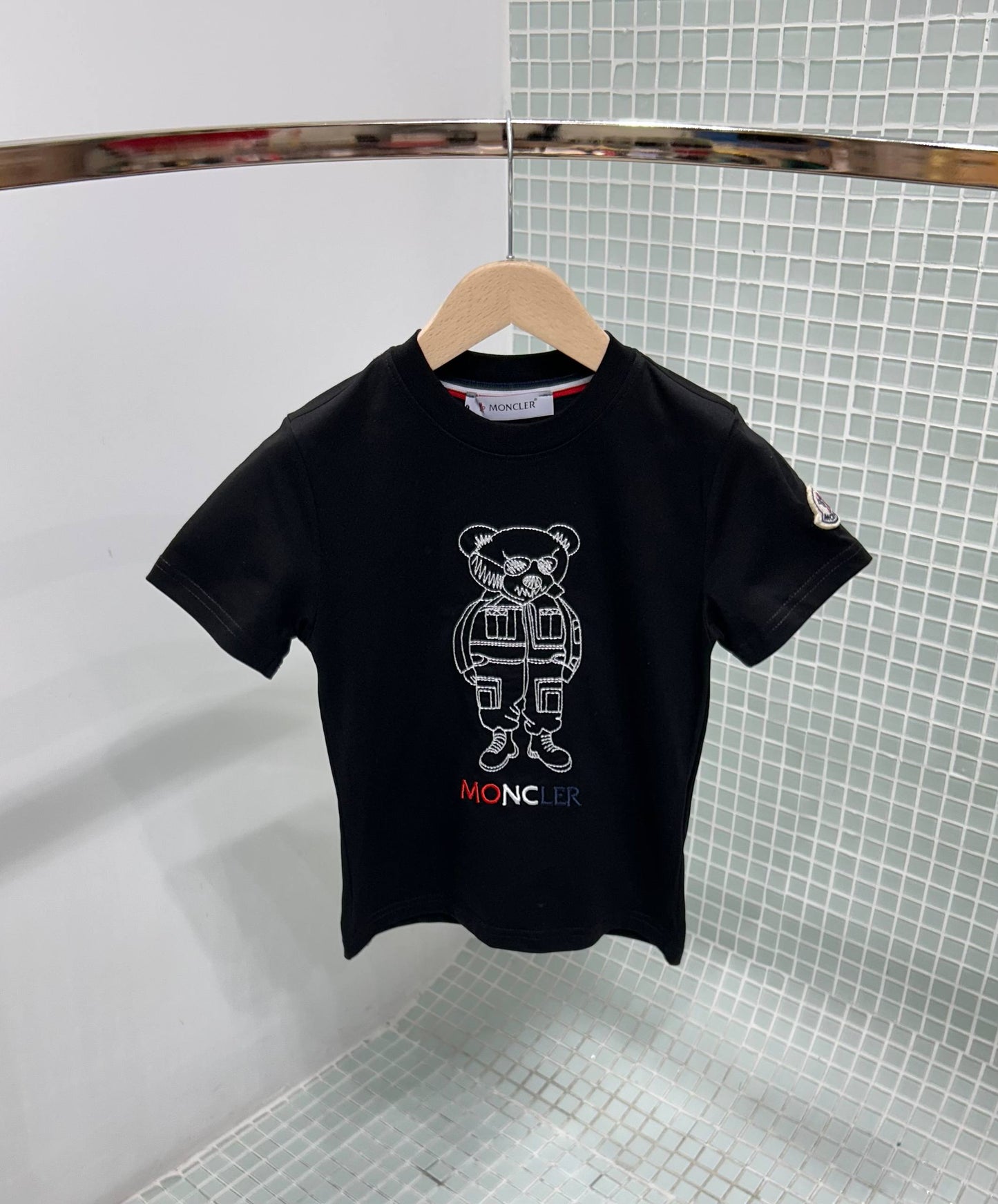 Moncler t-shirt zwart beertje