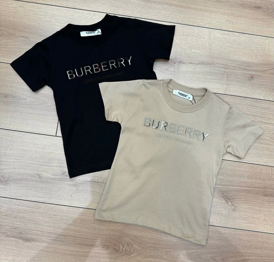 Burberry t-shirt tekst