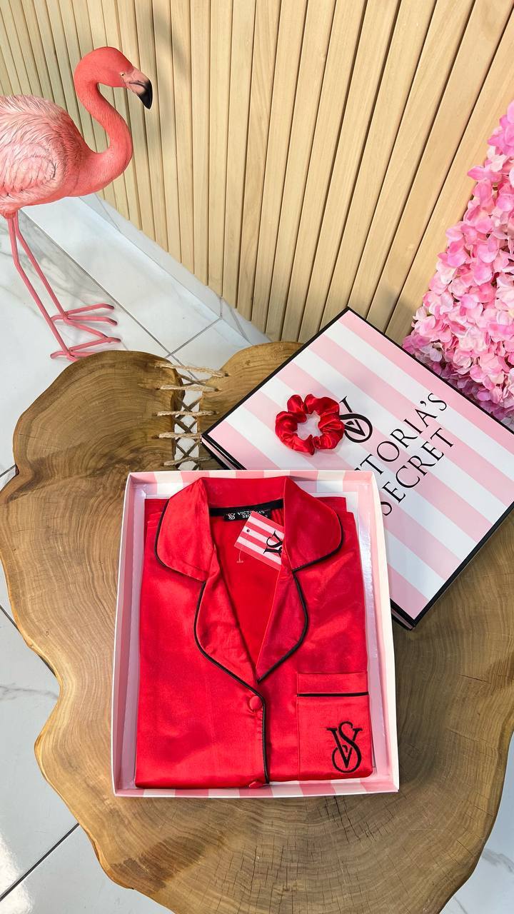 VICTORIA'S SECRET
Geglazuurd satijnen pyjama