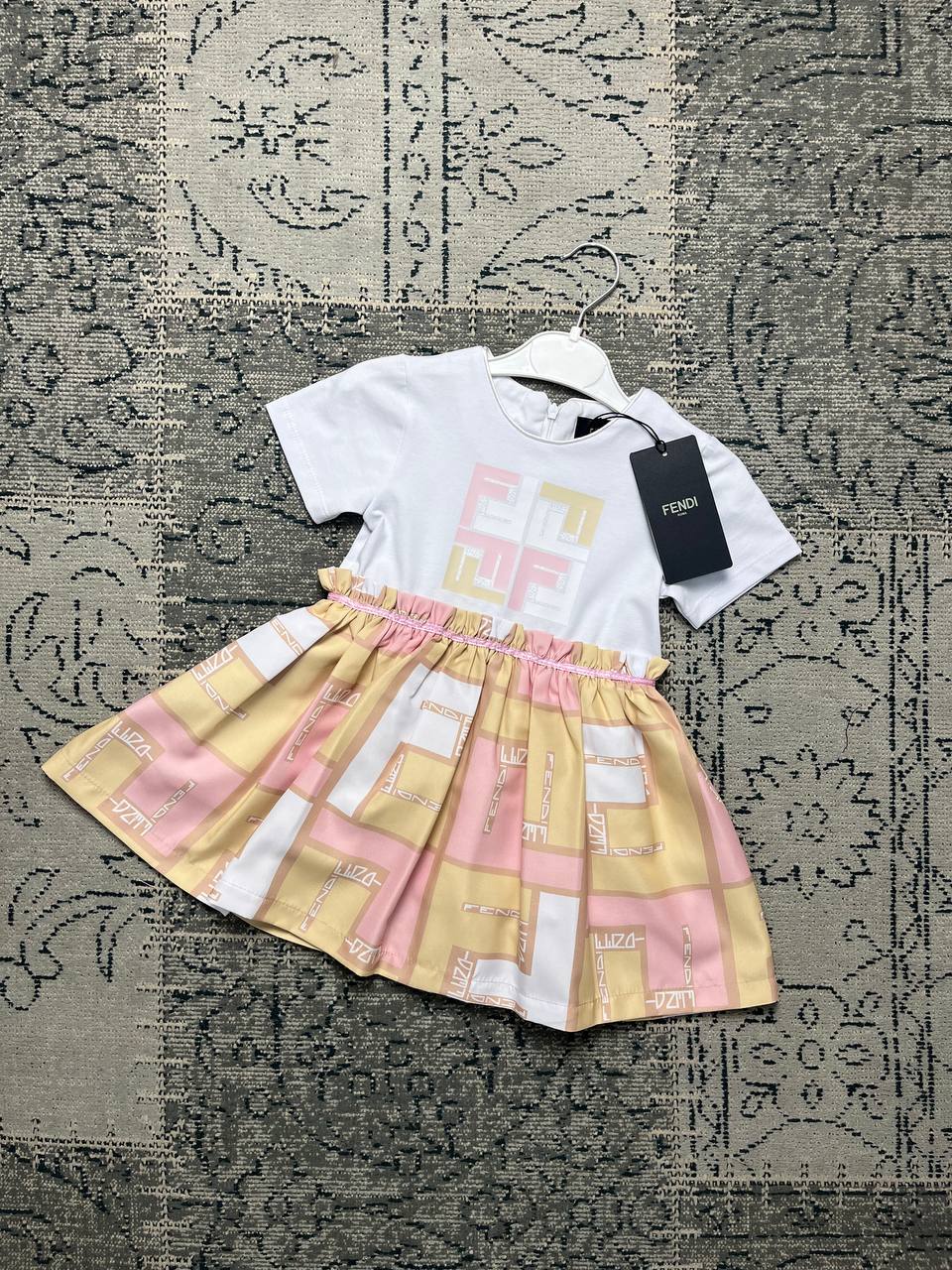 Fendi jurkje kids wit roze