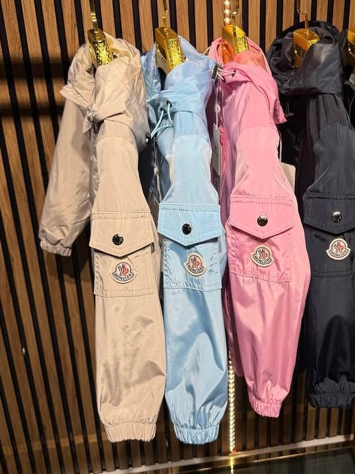 Moncler jasje lichtblauw