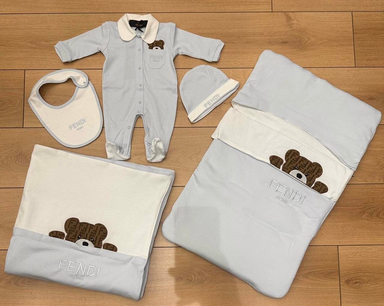 Fendi Newborn set lichtblauw 5pcs
