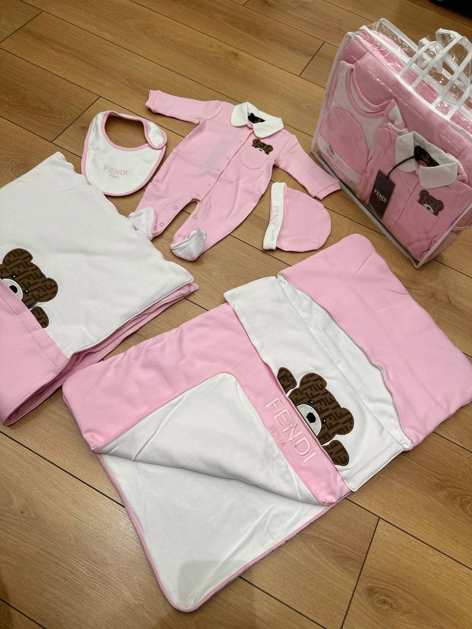 Fendi Newborn set roze 5 pcs