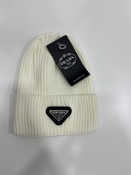 Prada muts wit/creme